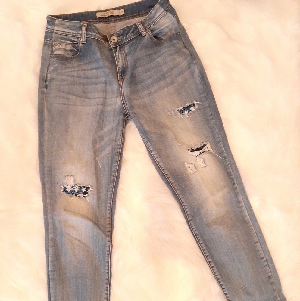 Cache Distressed Jeans Sequins Details - image 3